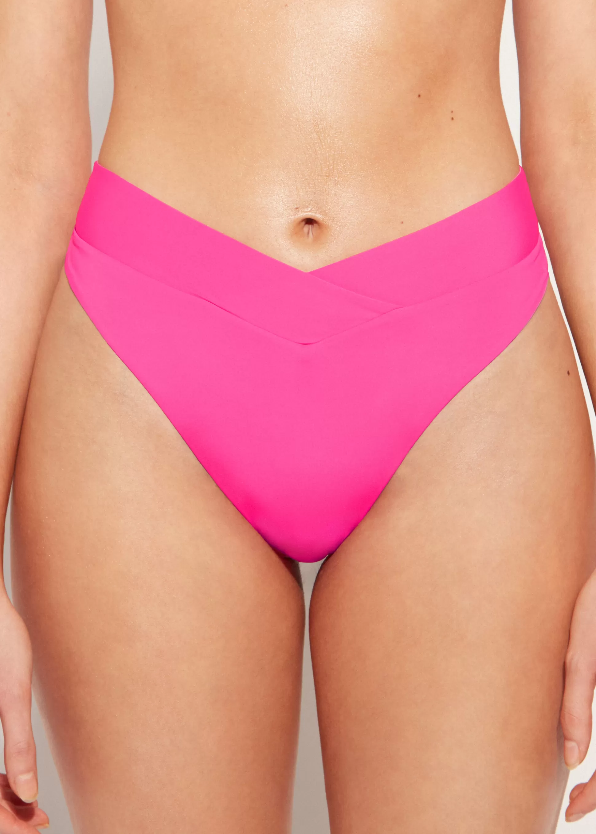 Bas De Maillot Bresilien Taille Haute Avec Coupe En V Indonesia*Calzedonia Shop