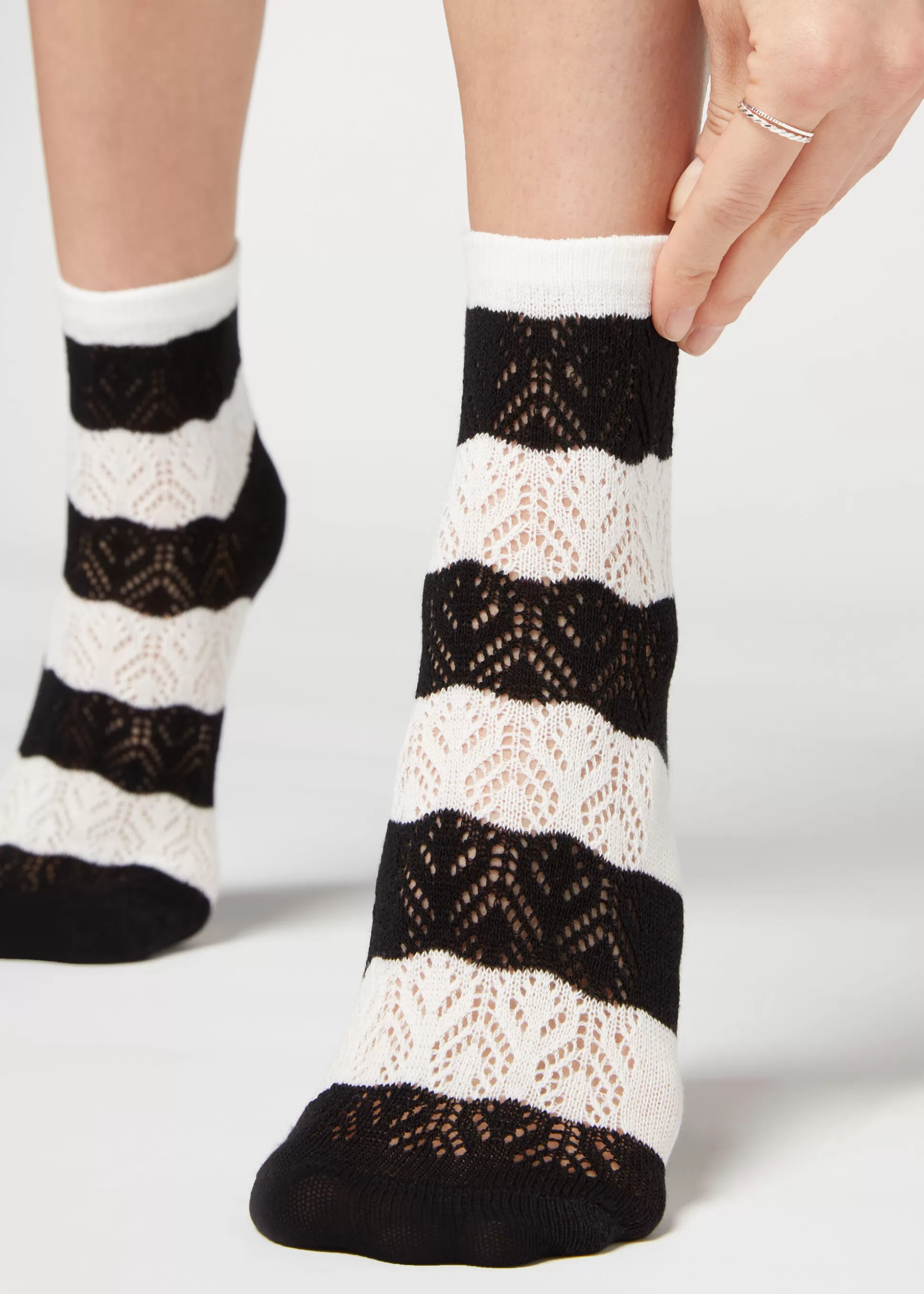 Chaussettes Basses Ajourees Et A Rayures*Calzedonia Fashion