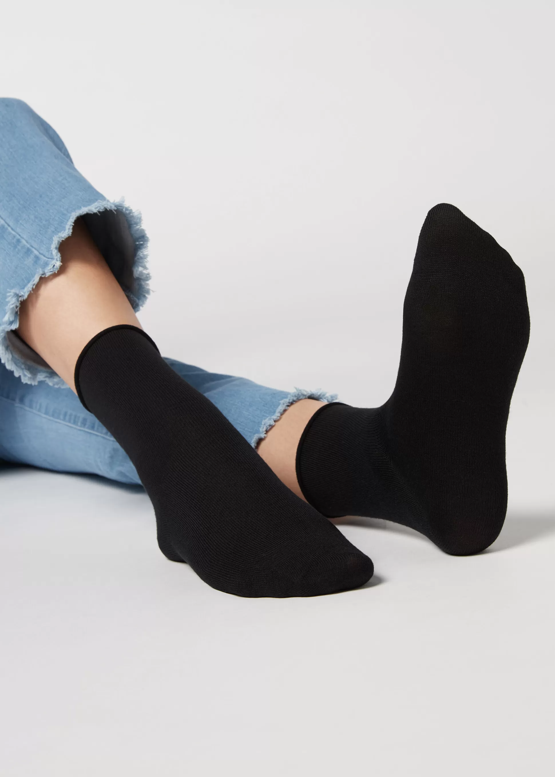 Chaussettes Courtes A Bords Francs En Laine Et Coton*Calzedonia Store