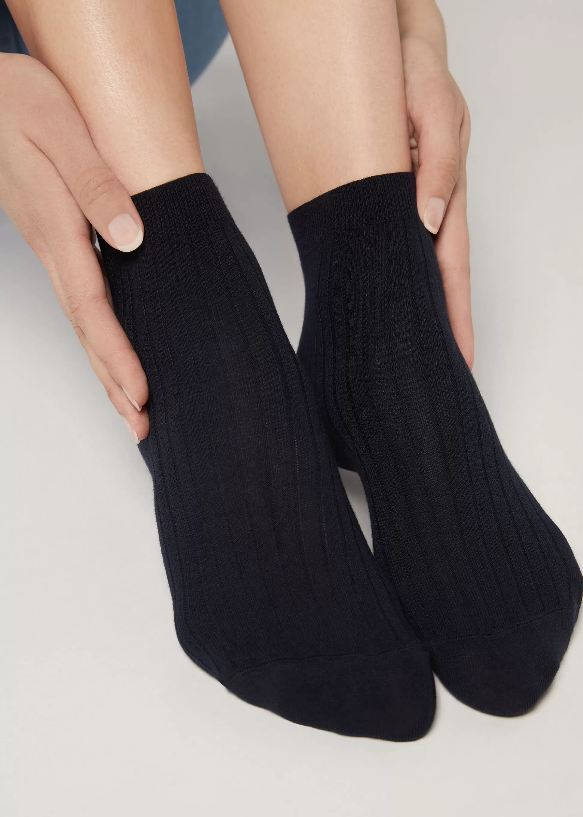 Chaussettes Courtes Cotelees En Coton Et Cachemire*Calzedonia Hot