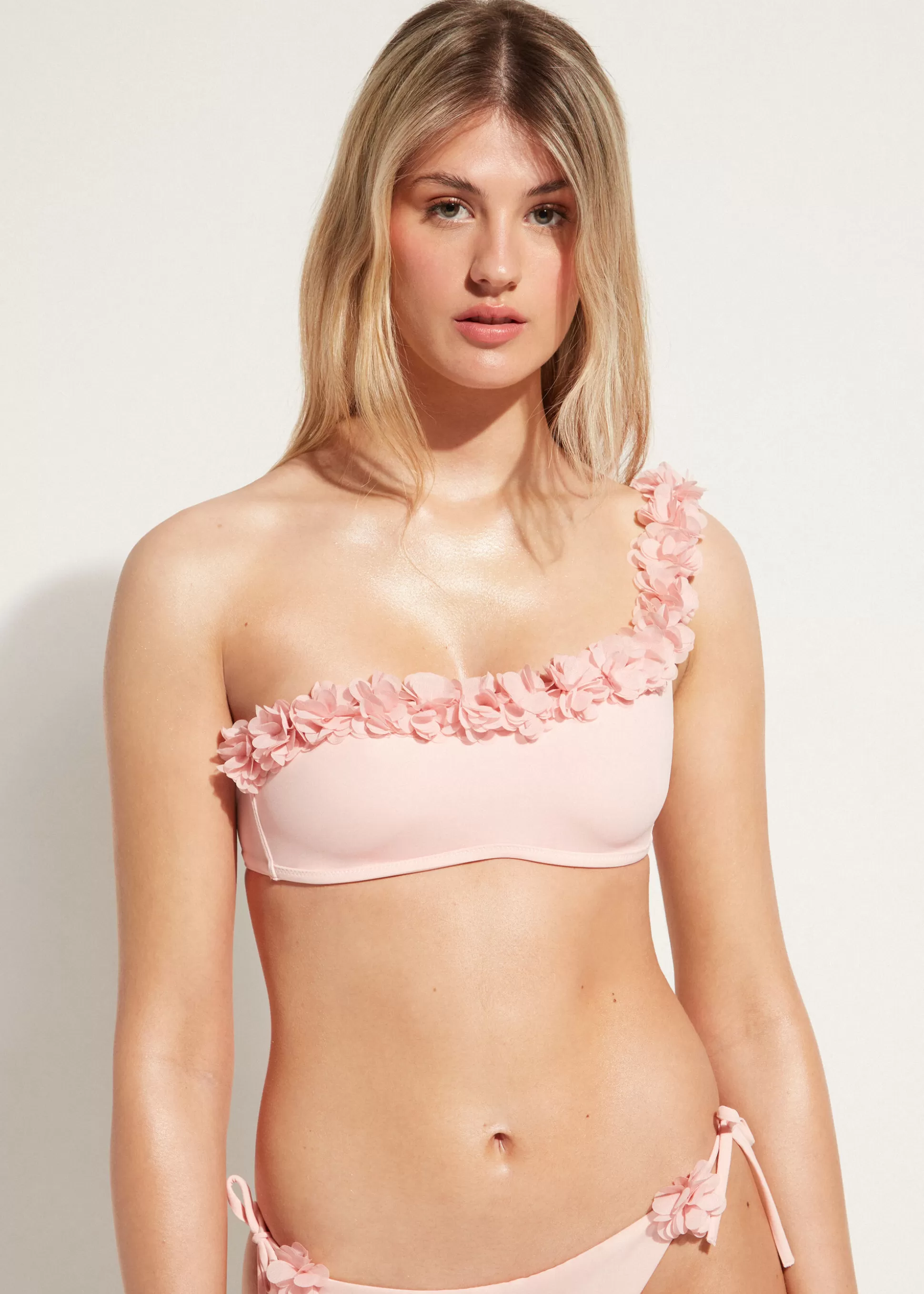 Haut De Maillot Bandeau Asymetrique A Fleurs Honolulu*Calzedonia Outlet