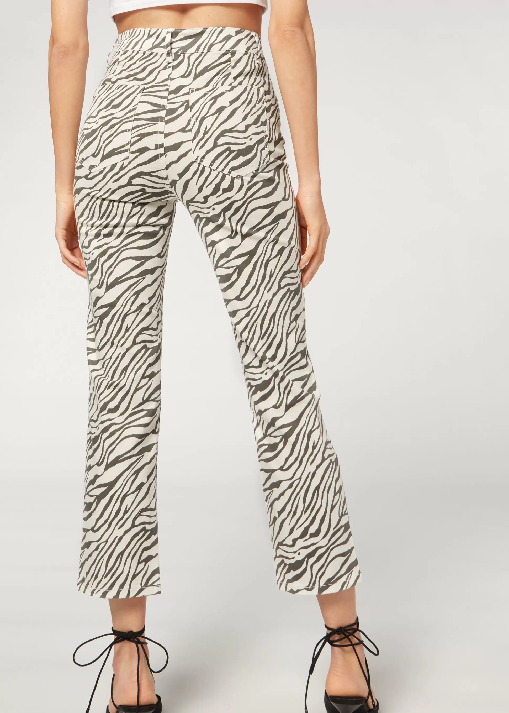 Jean Court A Taille Haute Et Pattes D'Elephant*Calzedonia Outlet