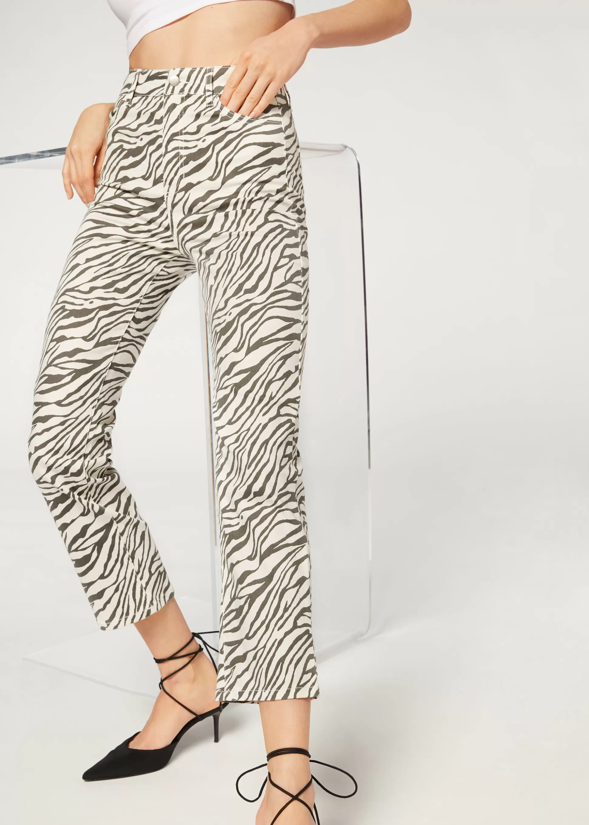 Jean Court A Taille Haute Et Pattes D'Elephant*Calzedonia Outlet